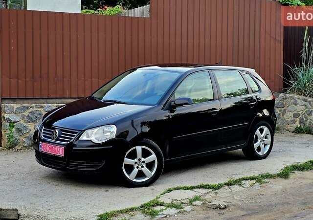 Черный Фольксваген Поло, объемом двигателя 1.6 л и пробегом 212 тыс. км за 7399 $, фото 1 на Automoto.ua