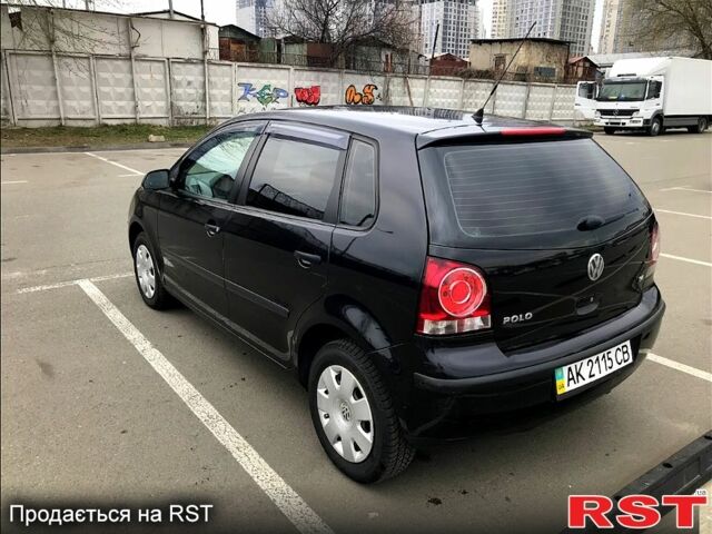 Черный Фольксваген Поло, объемом двигателя 1.4 л и пробегом 114 тыс. км за 3900 $, фото 1 на Automoto.ua