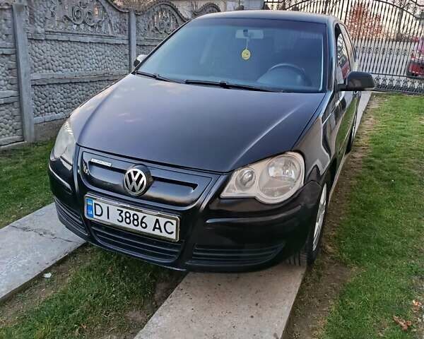 Чорний Фольксваген Поло, об'ємом двигуна 1.42 л та пробігом 302 тис. км за 4400 $, фото 1 на Automoto.ua