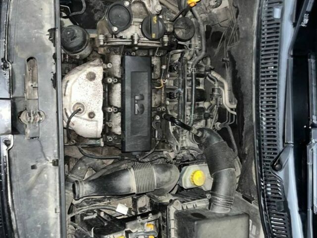 Черный Фольксваген Поло, объемом двигателя 1.2 л и пробегом 282 тыс. км за 3200 $, фото 1 на Automoto.ua