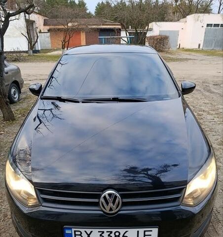 Черный Фольксваген Поло, объемом двигателя 1.2 л и пробегом 143 тыс. км за 5800 $, фото 1 на Automoto.ua