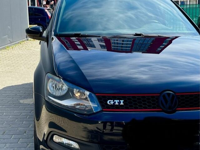 Черный Фольксваген Поло, объемом двигателя 0 л и пробегом 180 тыс. км за 8700 $, фото 1 на Automoto.ua