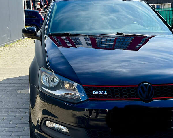 Черный Фольксваген Поло, объемом двигателя 1.39 л и пробегом 174 тыс. км за 9000 $, фото 1 на Automoto.ua