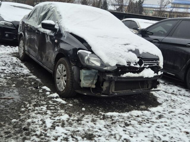 Чорний Фольксваген Поло, об'ємом двигуна 1.6 л та пробігом 300 тис. км за 2000 $, фото 1 на Automoto.ua