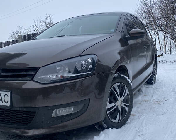 Коричневый Фольксваген Поло, объемом двигателя 1.4 л и пробегом 120 тыс. км за 6500 $, фото 1 на Automoto.ua