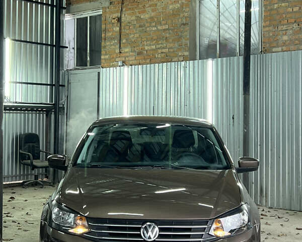 Коричневый Фольксваген Поло, объемом двигателя 1.6 л и пробегом 247 тыс. км за 8000 $, фото 1 на Automoto.ua