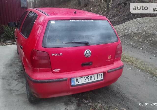 Красный Фольксваген Поло, объемом двигателя 1 л и пробегом 254 тыс. км за 2500 $, фото 1 на Automoto.ua