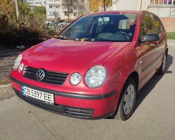 Красный Фольксваген Поло, объемом двигателя 1.39 л и пробегом 166 тыс. км за 5000 $, фото 1 на Automoto.ua