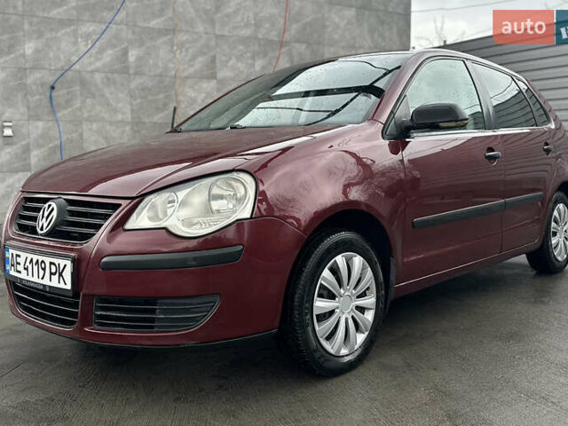 Красный Фольксваген Поло, объемом двигателя 1.4 л и пробегом 221 тыс. км за 4200 $, фото 1 на Automoto.ua