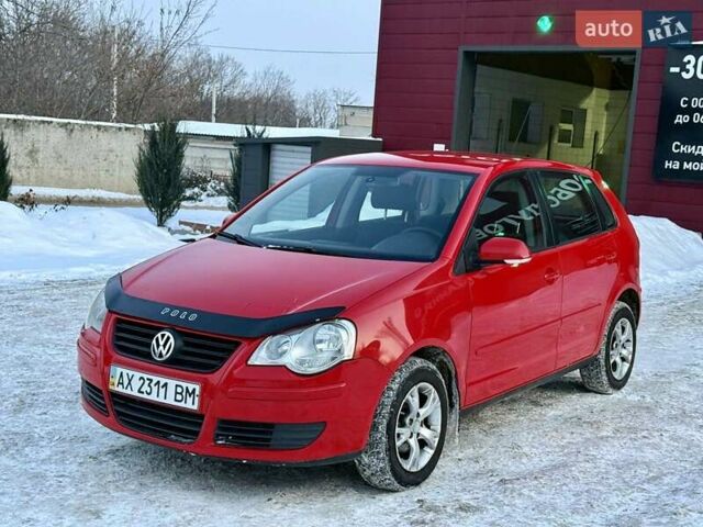 Красный Фольксваген Поло, объемом двигателя 1.4 л и пробегом 135 тыс. км за 5900 $, фото 1 на Automoto.ua