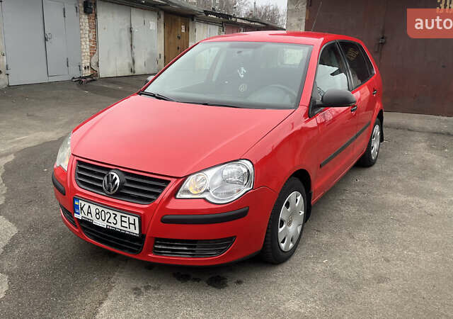 Красный Фольксваген Поло, объемом двигателя 1.4 л и пробегом 200 тыс. км за 4500 $, фото 1 на Automoto.ua