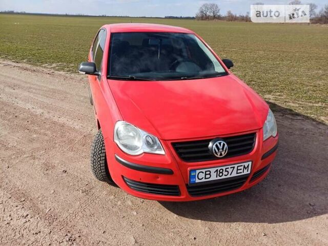 Красный Фольксваген Поло, объемом двигателя 1.2 л и пробегом 172 тыс. км за 4500 $, фото 1 на Automoto.ua