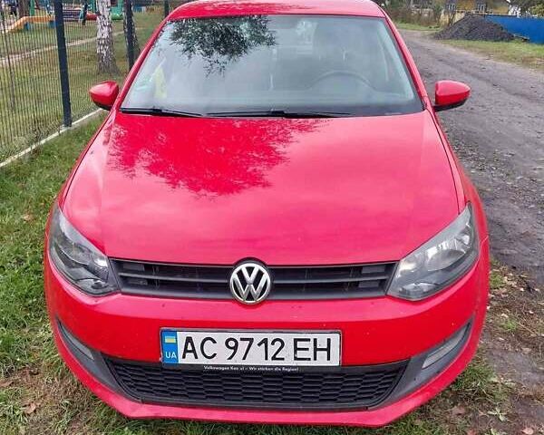 Красный Фольксваген Поло, объемом двигателя 1.6 л и пробегом 253 тыс. км за 6500 $, фото 1 на Automoto.ua