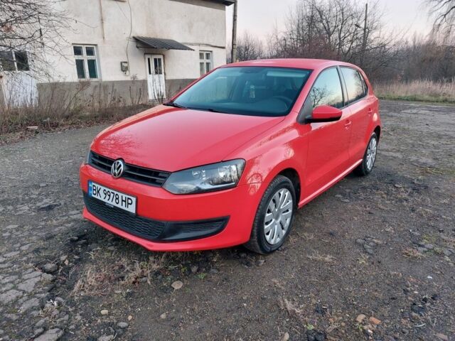 Червоний Фольксваген Поло, об'ємом двигуна 1.2 л та пробігом 200 тис. км за 5550 $, фото 1 на Automoto.ua
