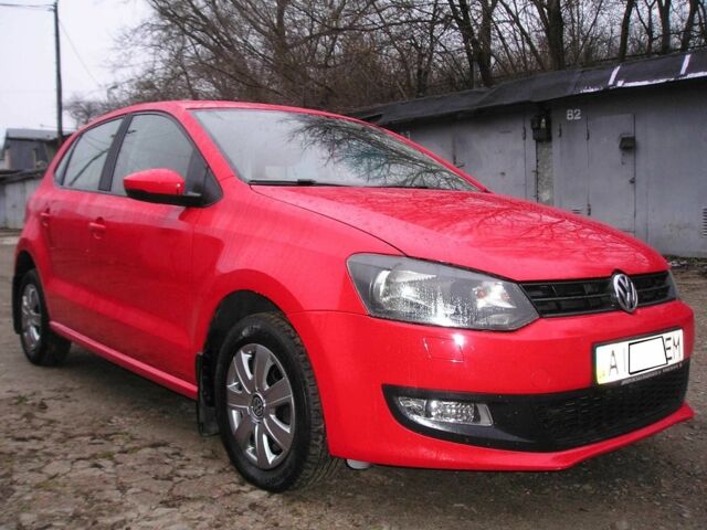 Красный Фольксваген Поло, объемом двигателя 1.4 л и пробегом 85 тыс. км за 8500 $, фото 1 на Automoto.ua