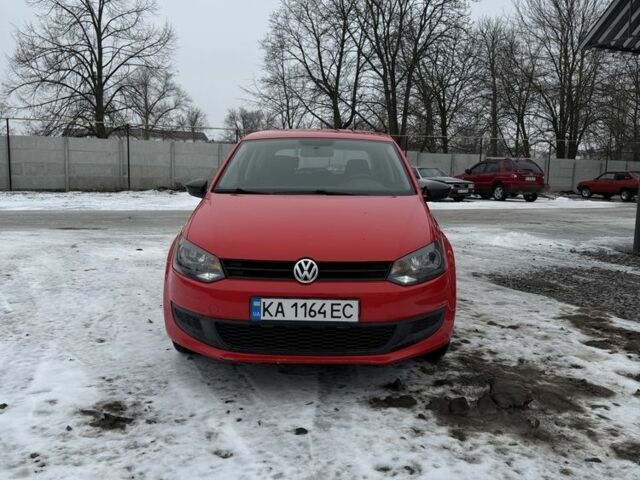 Красный Фольксваген Поло, объемом двигателя 1.2 л и пробегом 240 тыс. км за 5000 $, фото 1 на Automoto.ua