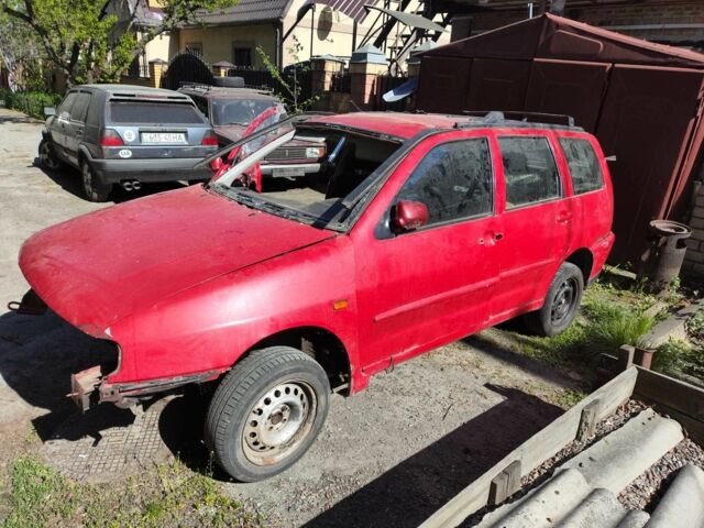 Красный Фольксваген Поло, объемом двигателя 1.6 л и пробегом 200 тыс. км за 250 $, фото 1 на Automoto.ua