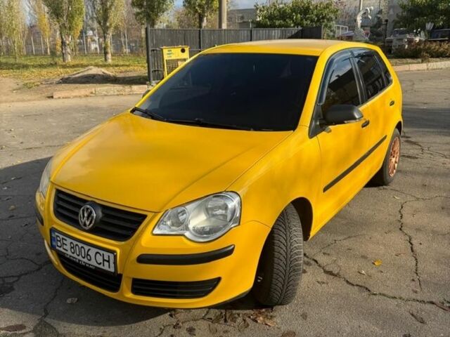 Жовтий Фольксваген Поло, об'ємом двигуна 1.4 л та пробігом 150 тис. км за 4000 $, фото 1 на Automoto.ua