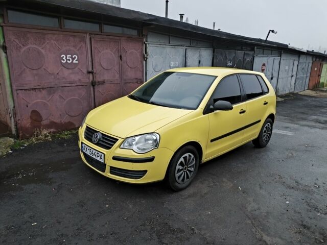 Желтый Фольксваген Поло, объемом двигателя 1.4 л и пробегом 123 тыс. км за 5300 $, фото 1 на Automoto.ua