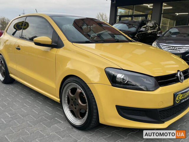 Желтый Фольксваген Поло, объемом двигателя 1.2 л и пробегом 190 тыс. км за 7400 $, фото 1 на Automoto.ua