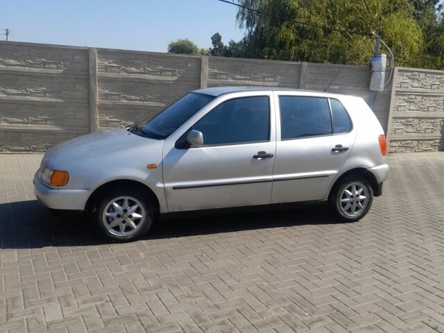 Сірий Фольксваген Поло, об'ємом двигуна 1.4 л та пробігом 250 тис. км за 2700 $, фото 1 на Automoto.ua