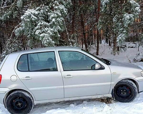 Серый Фольксваген Поло, объемом двигателя 1.4 л и пробегом 241 тыс. км за 3250 $, фото 1 на Automoto.ua