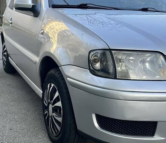 Серый Фольксваген Поло, объемом двигателя 1.39 л и пробегом 230 тыс. км за 3000 $, фото 1 на Automoto.ua