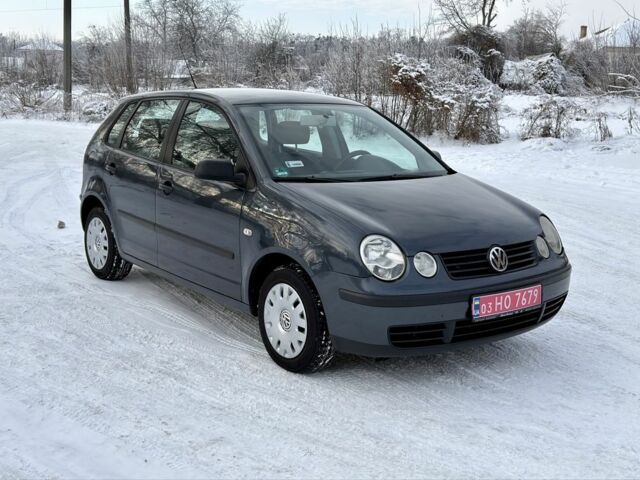 Серый Фольксваген Поло, объемом двигателя 1.2 л и пробегом 167 тыс. км за 3800 $, фото 1 на Automoto.ua