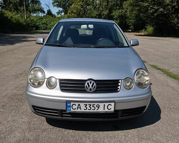 Серый Фольксваген Поло, объемом двигателя 1.4 л и пробегом 151 тыс. км за 4300 $, фото 1 на Automoto.ua