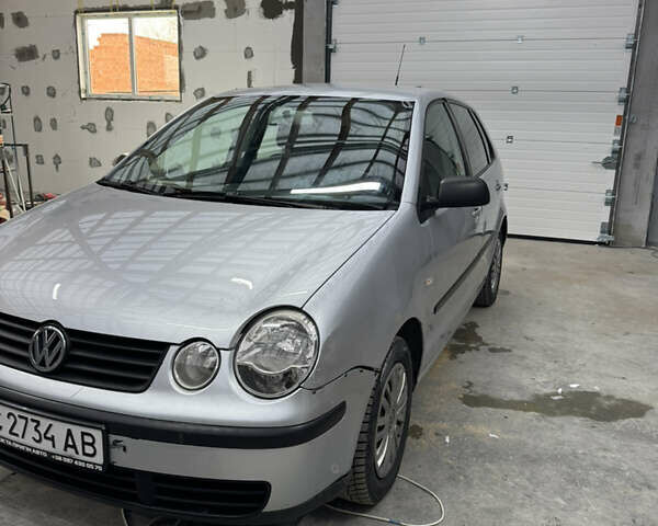 Серый Фольксваген Поло, объемом двигателя 1.2 л и пробегом 190 тыс. км за 3500 $, фото 1 на Automoto.ua