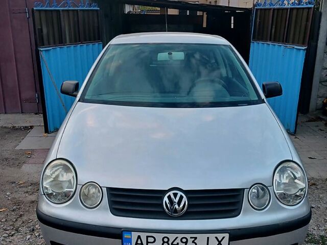 Серый Фольксваген Поло, объемом двигателя 1.2 л и пробегом 220 тыс. км за 3000 $, фото 1 на Automoto.ua