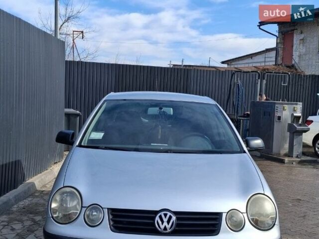 Серый Фольксваген Поло, объемом двигателя 1.32 л и пробегом 200 тыс. км за 3000 $, фото 1 на Automoto.ua