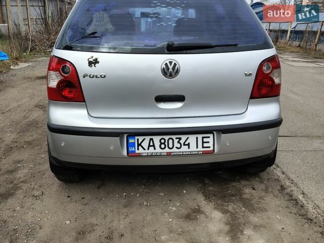 Серый Фольксваген Поло, объемом двигателя 1.4 л и пробегом 246 тыс. км за 4000 $, фото 1 на Automoto.ua