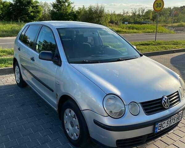 Серый Фольксваген Поло, объемом двигателя 1.4 л и пробегом 267 тыс. км за 3750 $, фото 1 на Automoto.ua