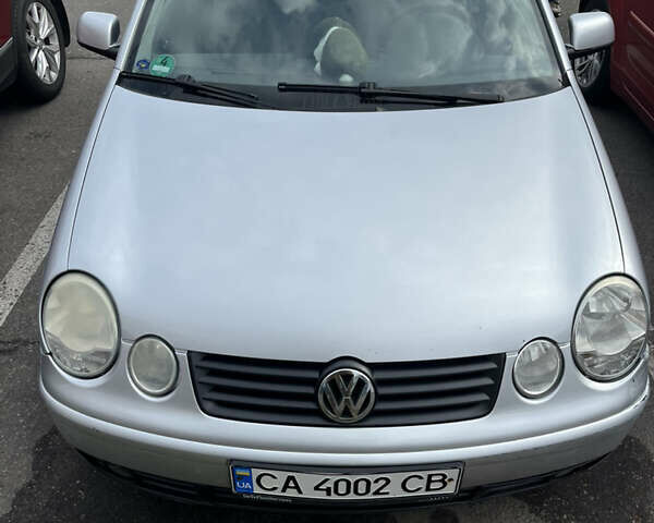 Серый Фольксваген Поло, объемом двигателя 1.2 л и пробегом 220 тыс. км за 4500 $, фото 1 на Automoto.ua