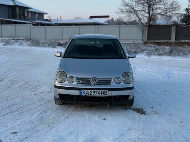 Серый Фольксваген Поло, объемом двигателя 1.4 л и пробегом 320 тыс. км за 1999 $, фото 1 на Automoto.ua