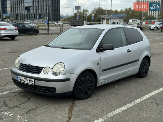 Серый Фольксваген Поло, объемом двигателя 1.2 л и пробегом 217 тыс. км за 2300 $, фото 1 на Automoto.ua