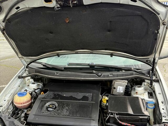 Серый Фольксваген Поло, объемом двигателя 1.4 л и пробегом 165 тыс. км за 3850 $, фото 1 на Automoto.ua