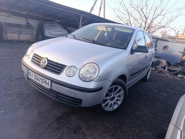 Серый Фольксваген Поло, объемом двигателя 1.4 л и пробегом 270 тыс. км за 3750 $, фото 1 на Automoto.ua