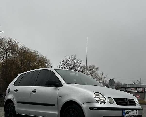 Серый Фольксваген Поло, объемом двигателя 1.39 л и пробегом 357 тыс. км за 3200 $, фото 1 на Automoto.ua
