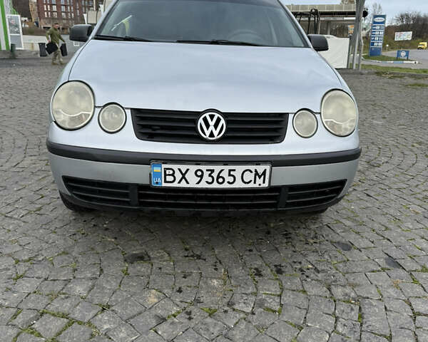 Серый Фольксваген Поло, объемом двигателя 1.2 л и пробегом 272 тыс. км за 3500 $, фото 1 на Automoto.ua