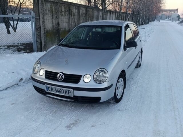 Серый Фольксваген Поло, объемом двигателя 1.2 л и пробегом 120 тыс. км за 3400 $, фото 1 на Automoto.ua