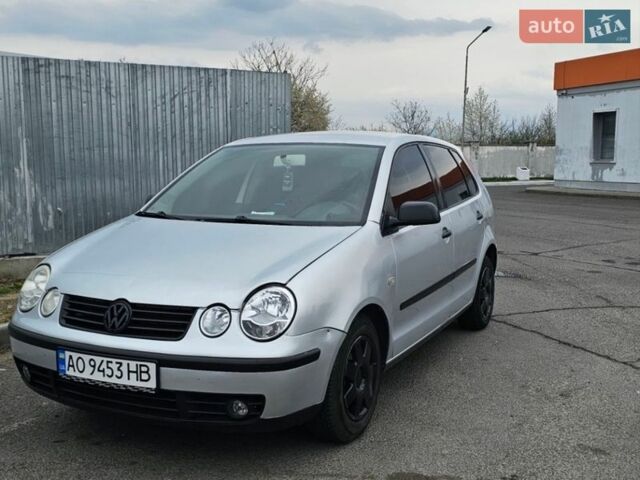 Серый Фольксваген Поло, объемом двигателя 1.4 л и пробегом 320 тыс. км за 3100 $, фото 1 на Automoto.ua