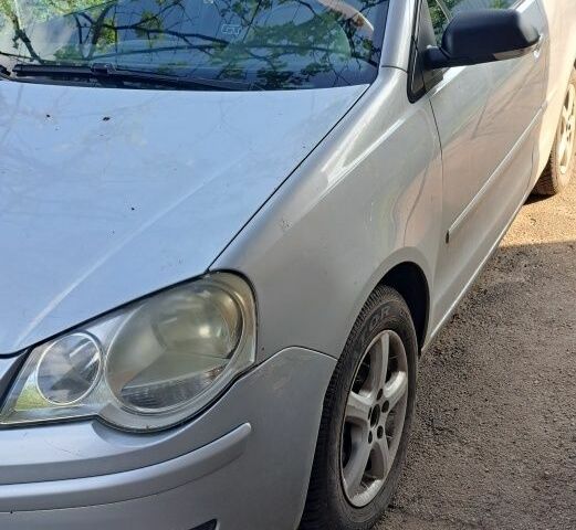 Сірий Фольксваген Поло, об'ємом двигуна 1.4 л та пробігом 242 тис. км за 3400 $, фото 1 на Automoto.ua