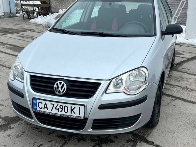 Сірий Фольксваген Поло, об'ємом двигуна 1.2 л та пробігом 146 тис. км за 4600 $, фото 1 на Automoto.ua