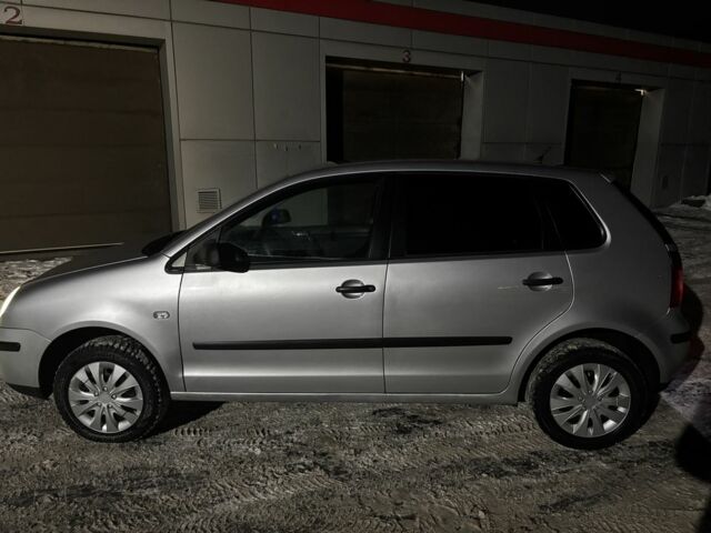 Серый Фольксваген Поло, объемом двигателя 1.4 л и пробегом 254 тыс. км за 4000 $, фото 1 на Automoto.ua