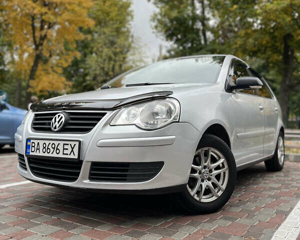 Серый Фольксваген Поло, объемом двигателя 1.2 л и пробегом 234 тыс. км за 4900 $, фото 1 на Automoto.ua