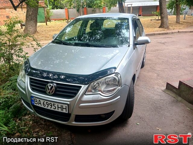 Серый Фольксваген Поло, объемом двигателя 1.4 л и пробегом 194 тыс. км за 4000 $, фото 1 на Automoto.ua