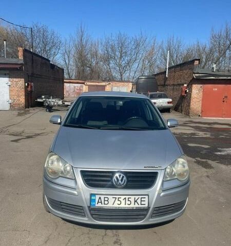 Серый Фольксваген Поло, объемом двигателя 1.39 л и пробегом 233 тыс. км за 5500 $, фото 1 на Automoto.ua