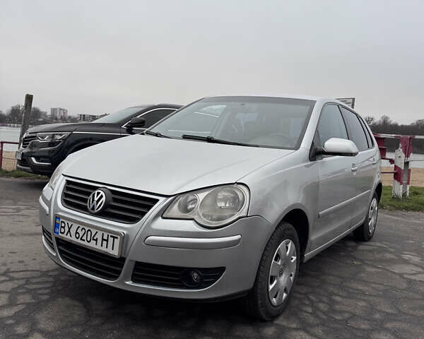 Серый Фольксваген Поло, объемом двигателя 1.4 л и пробегом 199 тыс. км за 4800 $, фото 1 на Automoto.ua